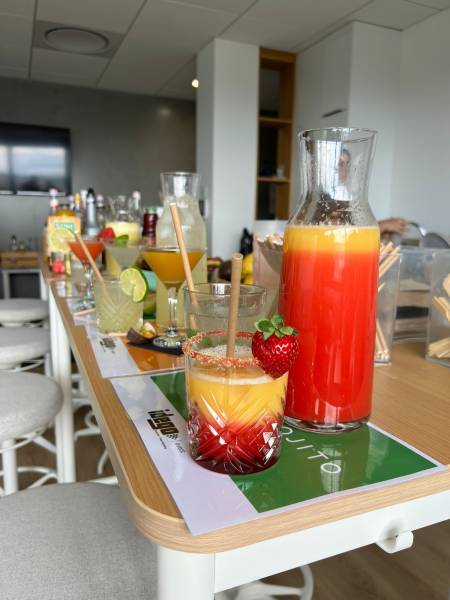 Un cocktail presque parfait, activité team-building pour une cohésion d'équipe entre clients et collaborateurs à Villeurbanne proche de Lyon
