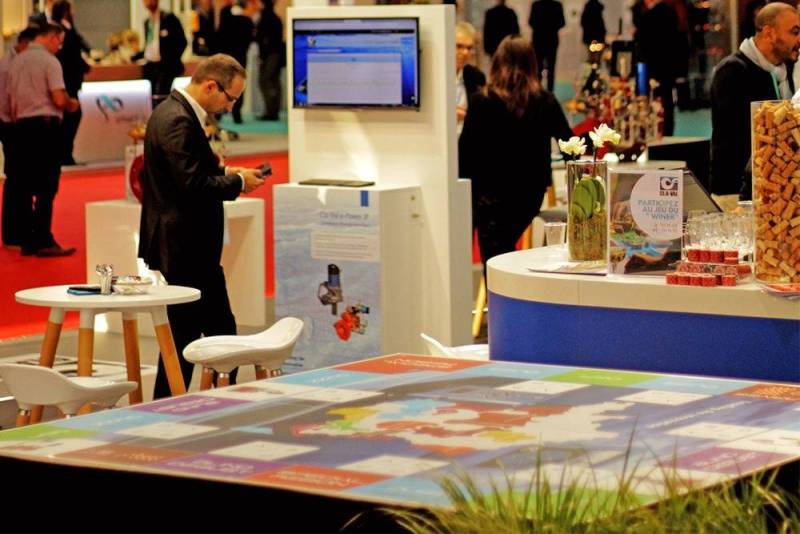 Animer votre stand professionnel et attirer des prospects avec une table de jeu sur la gastronomie et le vin sur Lyon et sa région