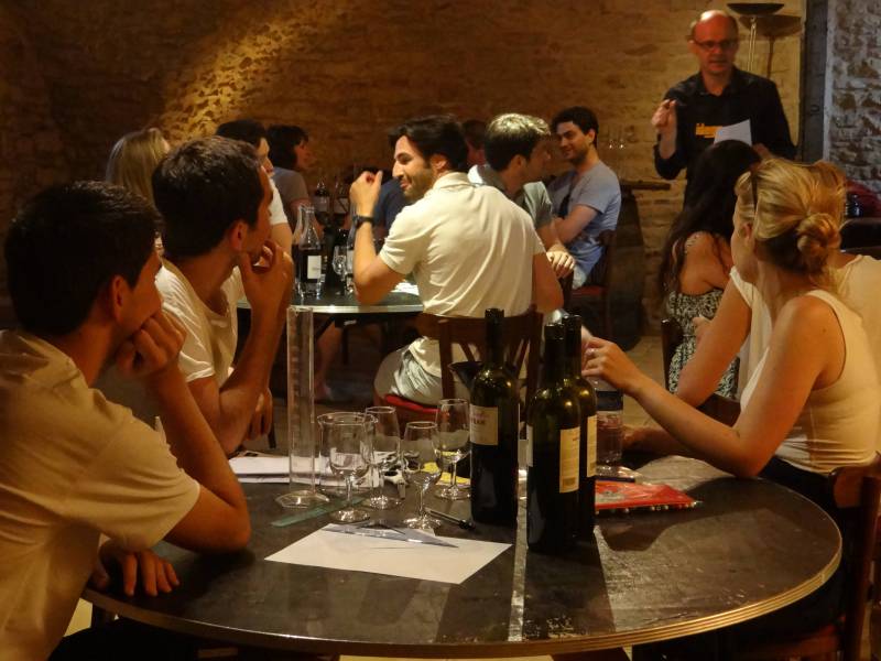 Pour votre anniversaire d'entreprise, la création de votre cuvée de vin sera l'occassion de marquer l'événement et de garder un souvenir de cette soirée, sur Lyon et sa région