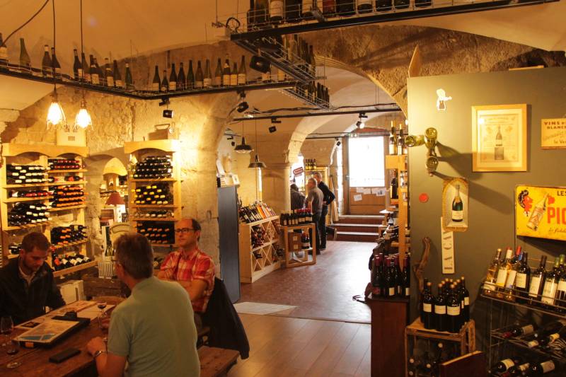 Journée de cohésion et team building entre collaborateurs pour un séminaire d’entreprise à la découverte du vin et de Lyon