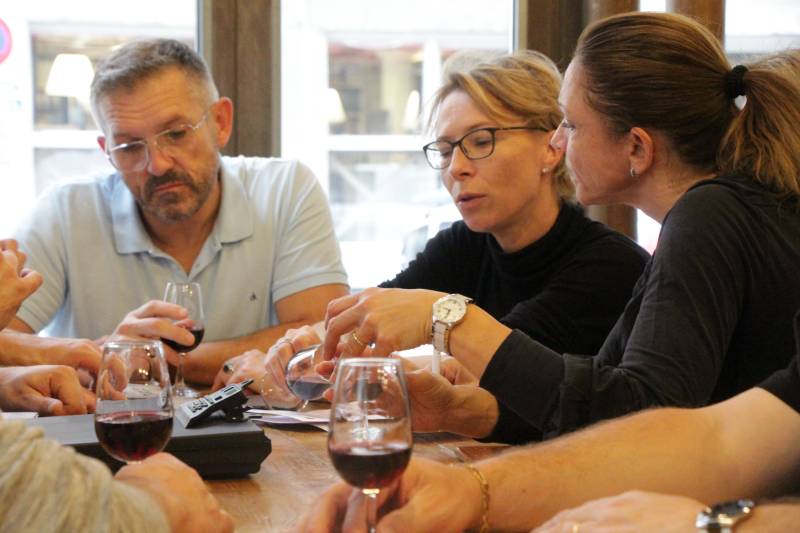 Journée de cohésion et team building entre collaborateurs pour un séminaire d’entreprise à la découverte du vin et de Lyon