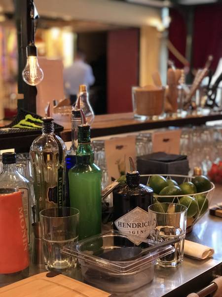 Anniversaire d'entreprise, priviliégiez une activité demo cocktail, votre bartender vous aidera à créer votre propre cocktail que vous pourrez ensuite siroter tout au long de la soirée sur Lyon et sa région
