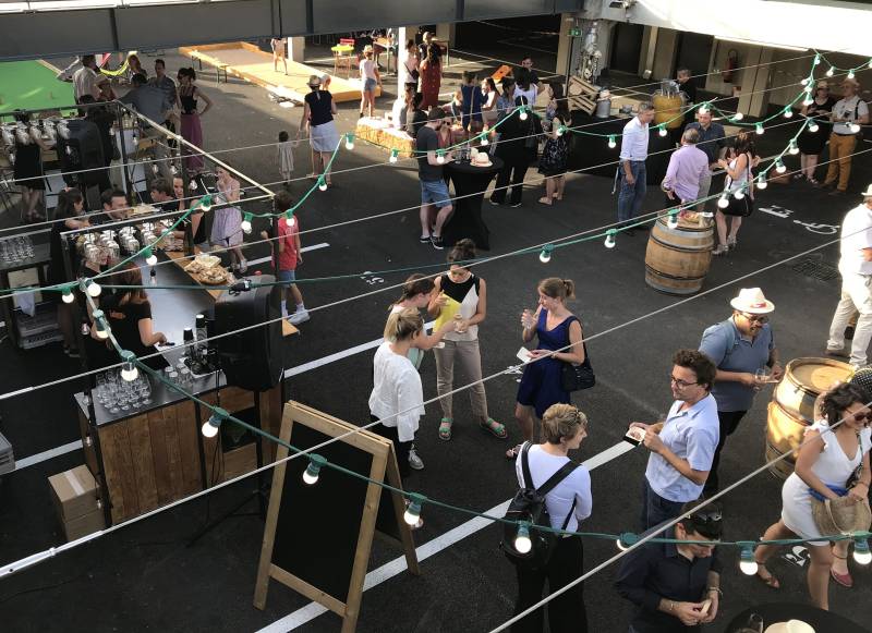 Transformation d'un parking pour une soirée d'entreprise guinguette à Limonest proche de Lyon 