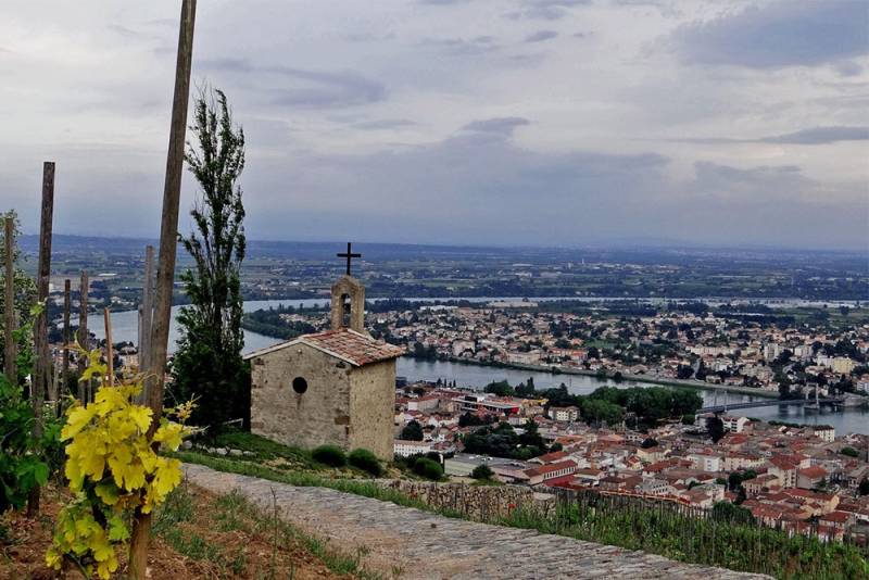 Balade en VTT pour votre journée incentive sur la colline de l'Hermitage proche de Lyon