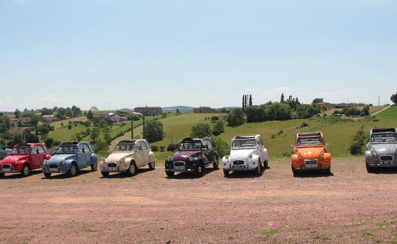 Team-building en 2CV au coeur du Beaujolais proche de Lyon