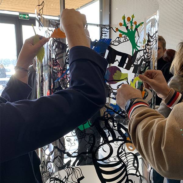 Animation artistique collective, « Tableau des Bacchus » : team building artistique fédérateur pour vos équipes sur Lyon et sa région