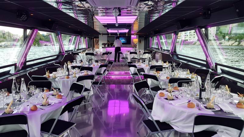 Dîner croisière, une parenthèse hors du temps pour vos collaborateurs le temps d’une soirée professionnelle à Lyon et sa région