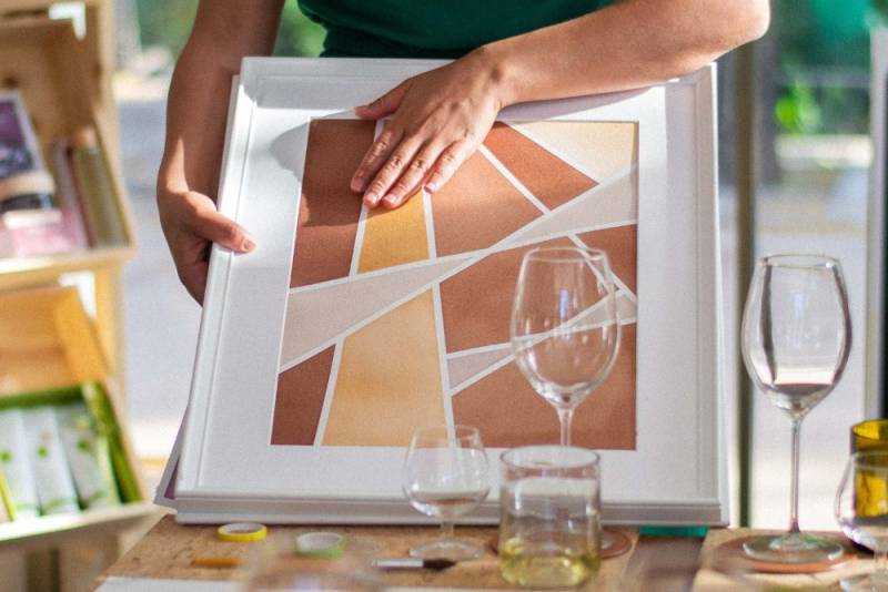Animation artistique collective, « Tableau des Bacchus » : team building artistique fédérateur pour vos équipes sur Lyon et sa région
