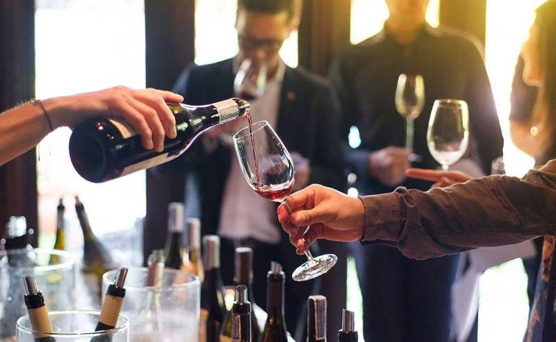 Dégustation ,défis, quizz, notre plateau de jeu atour des vins français sera parfait pour attirer du monde sur votre stand professionnel lors de salon à Lyon et sa région