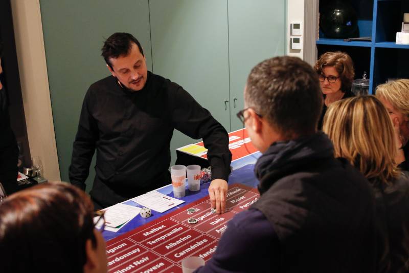 Apprendre à déguster les vins du monde en jouant durant une soirée