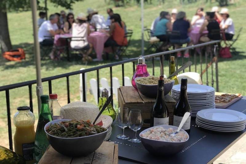 Journée de cohésion entre Olympiades, team-building, multi-acivités et déjeuner convivial pour fédérer vos collaborateurs dans un Domaine viticole du Beaujolais