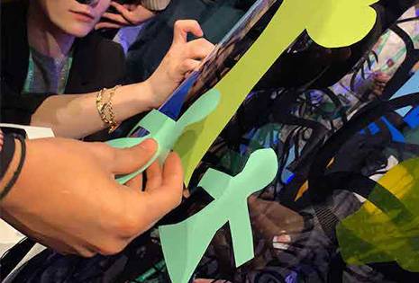 Animation artistique collective, « Tableau des Bacchus » : team building artistique fédérateur pour vos équipes sur Lyon et sa région