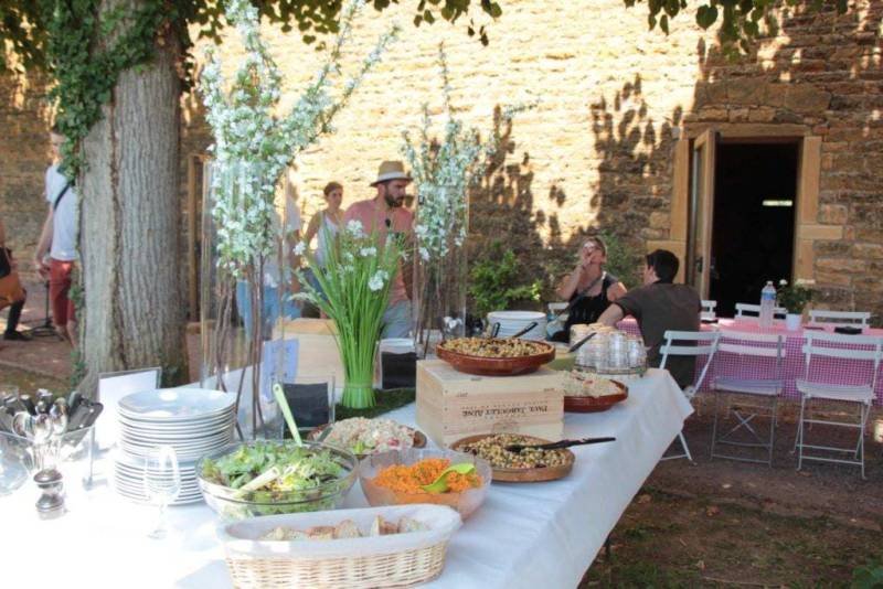 Journée de cohésion entre Olympiades, team-building, multi-acivités et déjeuner convivial pour fédérer vos collaborateurs dans un Domaine viticole du Beaujolais
