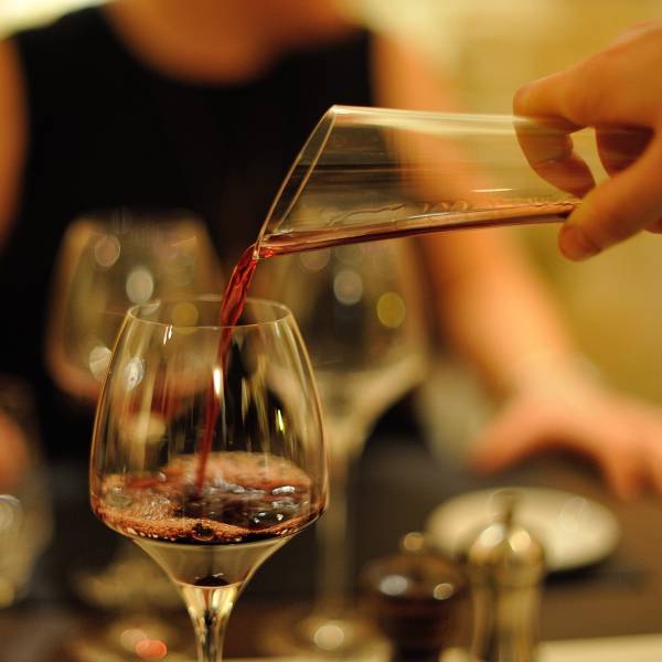 Apprendre à déguster avec un sommelier durant une soirée à Lyon Macon, Villefranche sur Saône et alentours