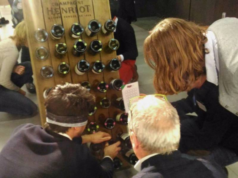 Apéritif œnoludique, un vrai moment d’évasion afterwork entre collaborateurs ou clients pour vos soirées d’entreprise à Lyon et dans sa région