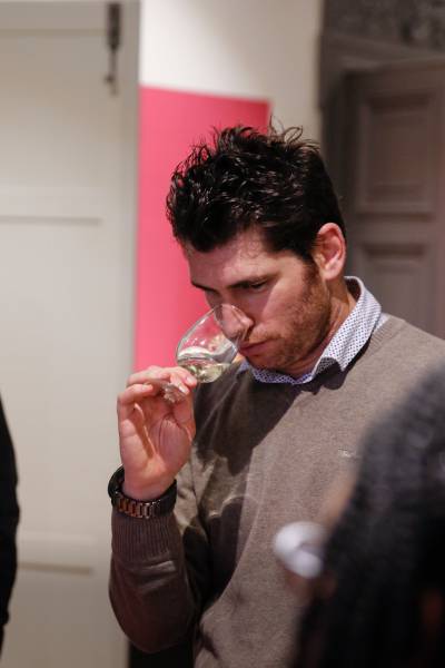 Apéritif œnoludique, un vrai moment d’évasion afterwork entre collaborateurs ou clients pour vos soirées d’entreprise à Lyon et dans sa région