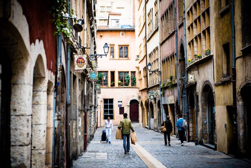 Visite gourmande du Vieux Lyon mêlant découverte culturelle de Lyon et haltes dégustations dans la capitale des gones
