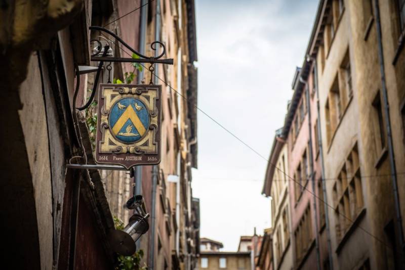 Visite gourmande du Vieux Lyon mêlant découverte culturelle de Lyon et haltes dégustations dans la capitale des gones